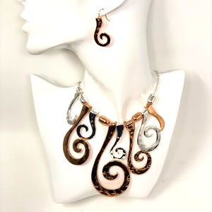 Metal Swirl Necklace Set